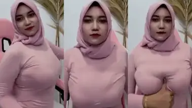 Cewek Tetek Gede Pamer Body Di Live WOT Lumer 2026