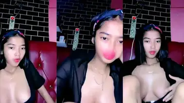 Hilly Livestream Pamer Toket Gede Montok Bergoyang Liar